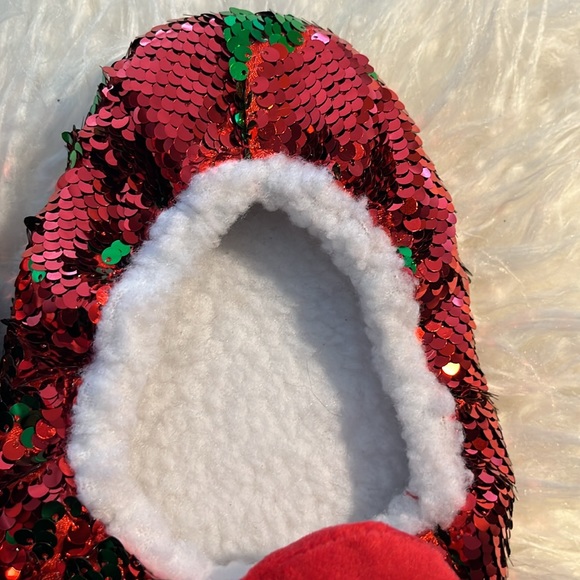 Disney Parks Mickey & Minnie size LG 9/10 Christmas slippers - Picture 8 of 8